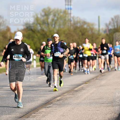 12.04.2026 - 45. Internationalen Wilhelmsburger Insellauf Dr. Thomas Lammeyer http://msf.ph/oto/9433163 12.04.2026 09:17:10 Laufen 4401, 2379 meine-sportfotos.de