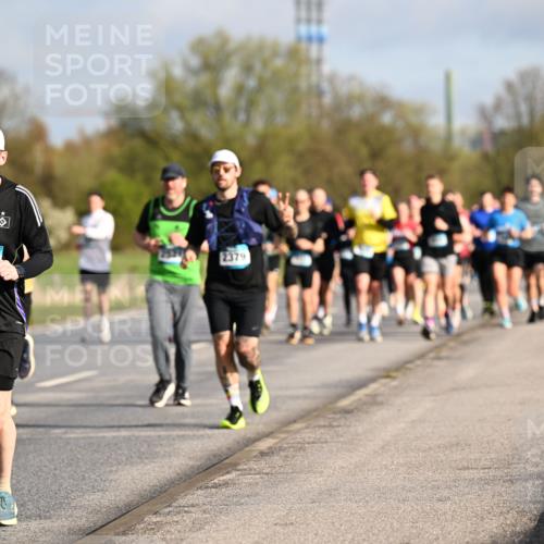 12.04.2026 - 45. Internationalen Wilhelmsburger Insellauf Dr. Thomas Lammeyer http://msf.ph/oto/9433169 12.04.2026 09:17:11 Laufen 4401, 2379 meine-sportfotos.de