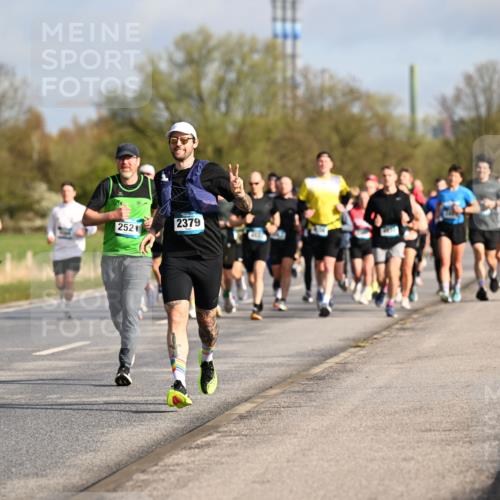 12.04.2026 - 45. Internationalen Wilhelmsburger Insellauf Dr. Thomas Lammeyer http://msf.ph/oto/9433172 12.04.2026 09:17:11 Laufen 4401, 2521, 2379 meine-sportfotos.de