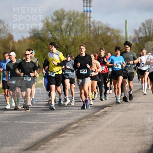 12.04.2026 - 45. Internationalen Wilhelmsburger Insellauf Dr. Thomas Lammeyer http://msf.ph/oto/9433195 12.04.2026 09:17:15 Laufen 0531, 3516, 444, 332, 245, 3670, 81, 4262, 4934, 4608, 4522, 74172 meine-sportfotos.de