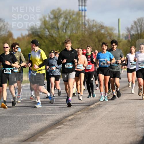 12.04.2026 - 45. Internationalen Wilhelmsburger Insellauf Dr. Thomas Lammeyer http://msf.ph/oto/9433200 12.04.2026 09:17:16 Laufen 3516, 4172, 4522, 878, 4508, 4934, 2451, 2444, 5832, 3381, 3323, 3670 meine-sportfotos.de