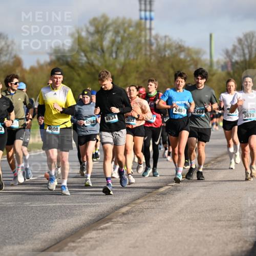 12.04.2026 - 45. Internationalen Wilhelmsburger Insellauf Dr. Thomas Lammeyer http://msf.ph/oto/9433203 12.04.2026 09:17:16 Laufen 531, 4172, 4262, 4934, 5832, 1, 4522, 4608, 2451, 2444, 3670 meine-sportfotos.de