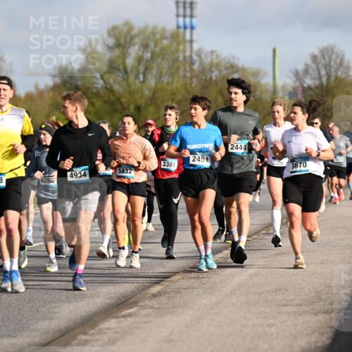 12.04.2026 - 45. Internationalen Wilhelmsburger Insellauf Dr. Thomas Lammeyer http://msf.ph/oto/9433208 12.04.2026 09:17:17 Laufen 3381, 5832, 2878, 4934, 4608, 426, 2451, 2444, 3670 meine-sportfotos.de