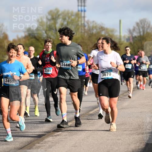 12.04.2026 - 45. Internationalen Wilhelmsburger Insellauf Dr. Thomas Lammeyer http://msf.ph/oto/9433217 12.04.2026 09:17:19 Laufen 3, 4934, 57, 2451, 3381, 090, 2444, 06, 3670, 4629 meine-sportfotos.de