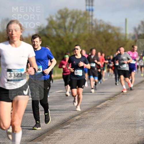 12.04.2026 - 45. Internationalen Wilhelmsburger Insellauf Dr. Thomas Lammeyer http://msf.ph/oto/9433232 12.04.2026 09:17:22 Laufen 3381, 3323, 06, 4629 meine-sportfotos.de