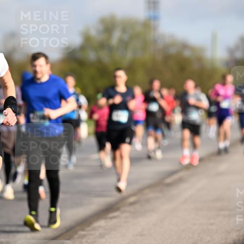 12.04.2026 - 45. Internationalen Wilhelmsburger Insellauf Dr. Thomas Lammeyer http://msf.ph/oto/9433236 12.04.2026 09:17:23 Laufen 3323 meine-sportfotos.de