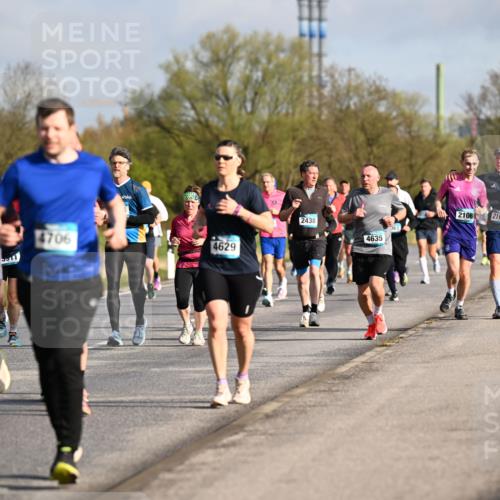 12.04.2026 - 45. Internationalen Wilhelmsburger Insellauf Dr. Thomas Lammeyer http://msf.ph/oto/9433237 12.04.2026 09:17:23 Laufen 5416, 5511, 4706, 4629, 2106, 2105, 2438, 4635 meine-sportfotos.de