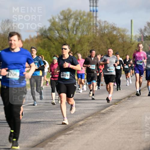 12.04.2026 - 45. Internationalen Wilhelmsburger Insellauf Dr. Thomas Lammeyer http://msf.ph/oto/9433238 12.04.2026 09:17:23 Laufen 5416, 4706, 4, 4629, 2438, 4635, 2106, 2105 meine-sportfotos.de