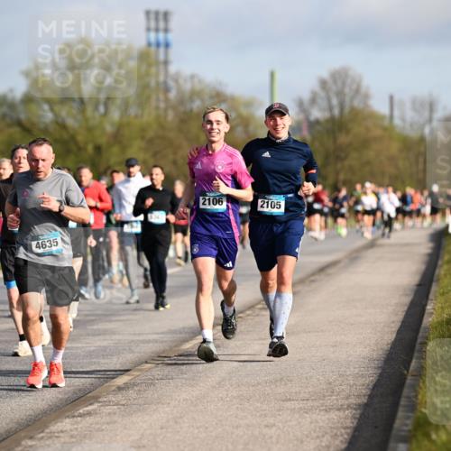 12.04.2026 - 45. Internationalen Wilhelmsburger Insellauf Dr. Thomas Lammeyer http://msf.ph/oto/9433255 12.04.2026 09:17:27 Laufen 4635, 2106, 2105 meine-sportfotos.de