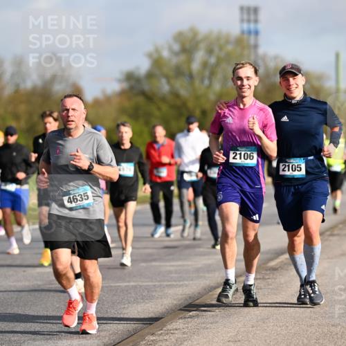 12.04.2026 - 45. Internationalen Wilhelmsburger Insellauf Dr. Thomas Lammeyer http://msf.ph/oto/9433263 12.04.2026 09:17:28 Laufen 4635, 576, 2106, 2105 meine-sportfotos.de