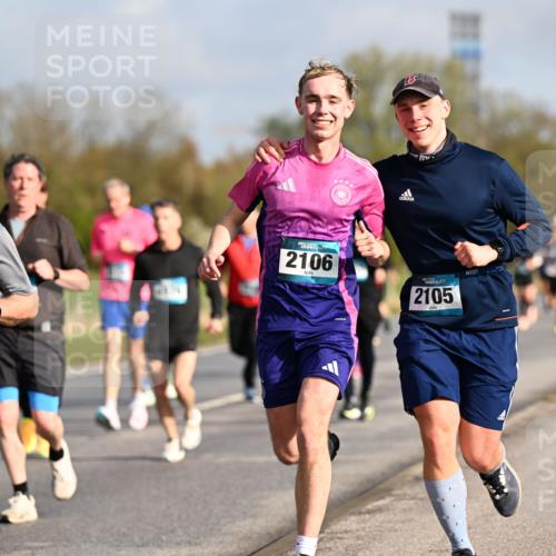 12.04.2026 - 45. Internationalen Wilhelmsburger Insellauf Dr. Thomas Lammeyer http://msf.ph/oto/9433271 12.04.2026 09:17:30 Laufen 4635, 2106, 2105 meine-sportfotos.de