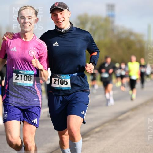 12.04.2026 - 45. Internationalen Wilhelmsburger Insellauf Dr. Thomas Lammeyer http://msf.ph/oto/9433274 12.04.2026 09:17:30 Laufen 2106, 2105 meine-sportfotos.de