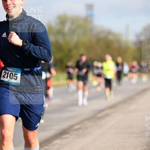 12.04.2026 - 45. Internationalen Wilhelmsburger Insellauf Dr. Thomas Lammeyer http://msf.ph/oto/9433277 12.04.2026 09:17:31 Laufen 106, 2105 meine-sportfotos.de