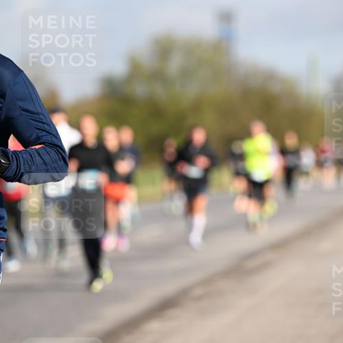 12.04.2026 - 45. Internationalen Wilhelmsburger Insellauf Dr. Thomas Lammeyer http://msf.ph/oto/9433278 12.04.2026 09:17:31 Laufen 5 meine-sportfotos.de