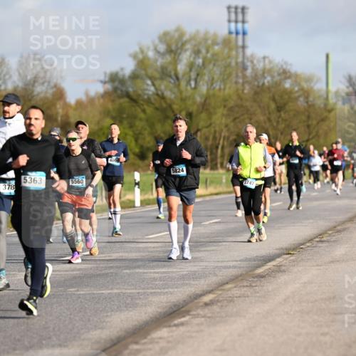 12.04.2026 - 45. Internationalen Wilhelmsburger Insellauf Dr. Thomas Lammeyer http://msf.ph/oto/9433282 12.04.2026 09:17:32 Laufen 3480, 5363, 5560, 378, 4009, 5824, 3747 meine-sportfotos.de