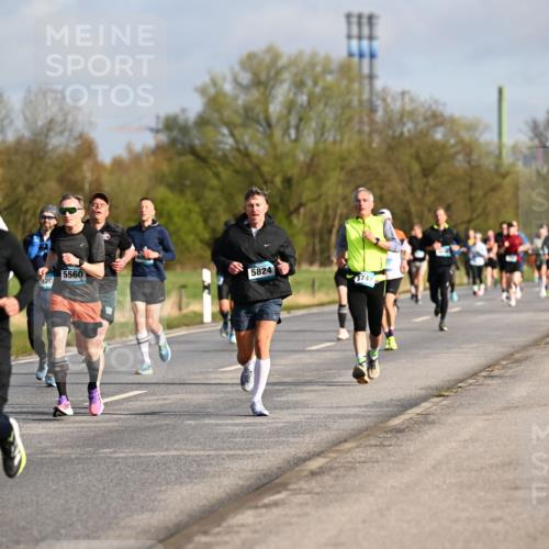12.04.2026 - 45. Internationalen Wilhelmsburger Insellauf Dr. Thomas Lammeyer http://msf.ph/oto/9433286 12.04.2026 09:17:33 Laufen 3480, 5363, 920, 5560, 5824, 3747 meine-sportfotos.de