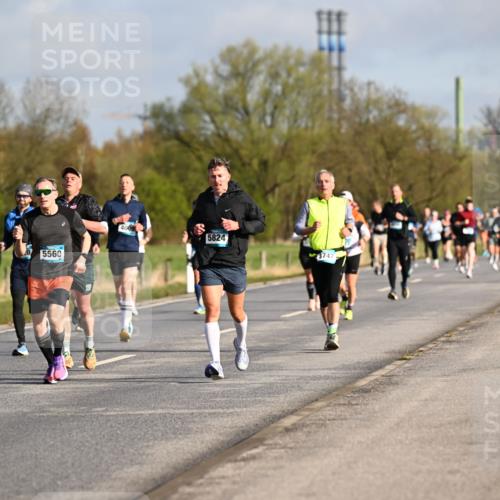 12.04.2026 - 45. Internationalen Wilhelmsburger Insellauf Dr. Thomas Lammeyer http://msf.ph/oto/9433288 12.04.2026 09:17:33 Laufen 5560, 5363, 4009, 5824, 747 meine-sportfotos.de