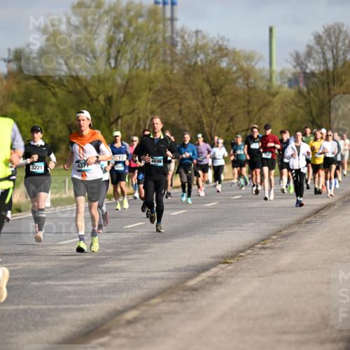 12.04.2026 - 45. Internationalen Wilhelmsburger Insellauf Dr. Thomas Lammeyer http://msf.ph/oto/9433293 12.04.2026 09:17:37 Laufen 4646, 3221, 38941 meine-sportfotos.de