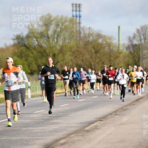 12.04.2026 - 45. Internationalen Wilhelmsburger Insellauf Dr. Thomas Lammeyer http://msf.ph/oto/9433298 12.04.2026 09:17:39 Laufen 3221, 4377, 643, 4646 meine-sportfotos.de
