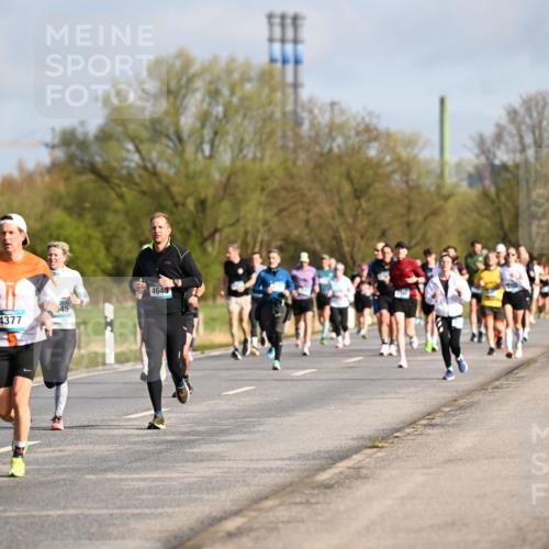 12.04.2026 - 45. Internationalen Wilhelmsburger Insellauf Dr. Thomas Lammeyer http://msf.ph/oto/9433301 12.04.2026 09:17:39 Laufen 3221, 56, 4377, 4646, 45 meine-sportfotos.de