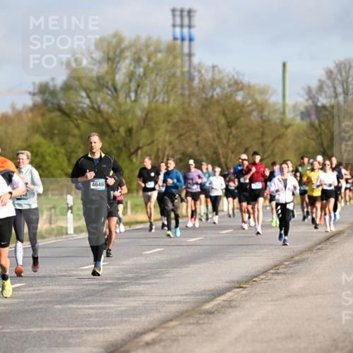 12.04.2026 - 45. Internationalen Wilhelmsburger Insellauf Dr. Thomas Lammeyer http://msf.ph/oto/9433303 12.04.2026 09:17:39 Laufen 4377, 221, 4646 meine-sportfotos.de