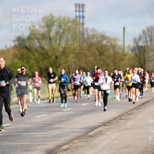 12.04.2026 - 45. Internationalen Wilhelmsburger Insellauf Dr. Thomas Lammeyer http://msf.ph/oto/9433312 12.04.2026 09:17:41 Laufen 489, 4645 meine-sportfotos.de