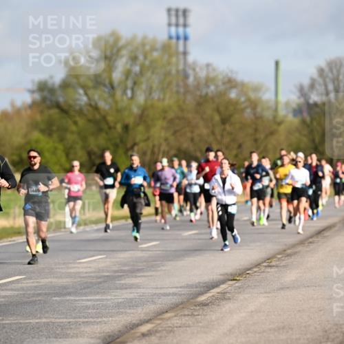 12.04.2026 - 45. Internationalen Wilhelmsburger Insellauf Dr. Thomas Lammeyer http://msf.ph/oto/9433315 12.04.2026 09:17:42 Laufen 4646, 5489 meine-sportfotos.de