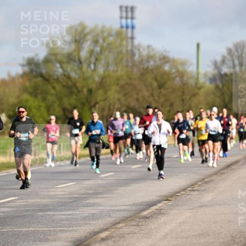 12.04.2026 - 45. Internationalen Wilhelmsburger Insellauf Dr. Thomas Lammeyer http://msf.ph/oto/9433316 12.04.2026 09:17:42 Laufen 4646, 489 meine-sportfotos.de