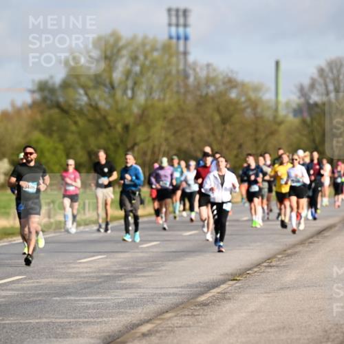 12.04.2026 - 45. Internationalen Wilhelmsburger Insellauf Dr. Thomas Lammeyer http://msf.ph/oto/9433317 12.04.2026 09:17:42 Laufen 4646, 489 meine-sportfotos.de