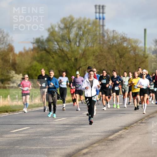 12.04.2026 - 45. Internationalen Wilhelmsburger Insellauf Dr. Thomas Lammeyer http://msf.ph/oto/9433324 12.04.2026 09:17:45 Laufen 3146, 370, 5489 meine-sportfotos.de