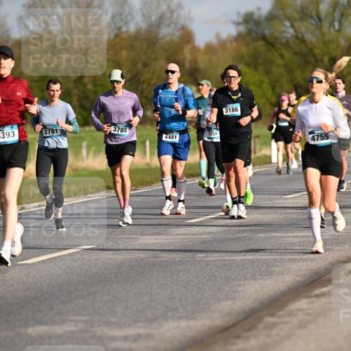12.04.2026 - 45. Internationalen Wilhelmsburger Insellauf Dr. Thomas Lammeyer http://msf.ph/oto/9433333 12.04.2026 09:17:52 Laufen 4907, 4393, 3781, 3785, 4481, 5359, 3186, 4755, 4531 meine-sportfotos.de