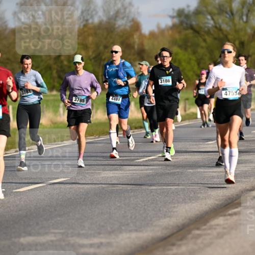 12.04.2026 - 45. Internationalen Wilhelmsburger Insellauf Dr. Thomas Lammeyer http://msf.ph/oto/9433334 12.04.2026 09:17:52 Laufen 490, 4393, 3781, 3785, 4481, 3186, 47556, 4531 meine-sportfotos.de