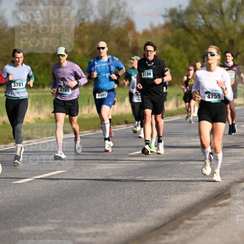 12.04.2026 - 45. Internationalen Wilhelmsburger Insellauf Dr. Thomas Lammeyer http://msf.ph/oto/9433335 12.04.2026 09:17:53 Laufen 400, 4393, 3781, 3785, 4481, 3186, 4755, 87, 4531 meine-sportfotos.de