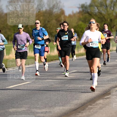 12.04.2026 - 45. Internationalen Wilhelmsburger Insellauf Dr. Thomas Lammeyer http://msf.ph/oto/9433339 12.04.2026 09:17:53 Laufen 3, 378, 4481, 3785, 3186, 4755, 4531 meine-sportfotos.de