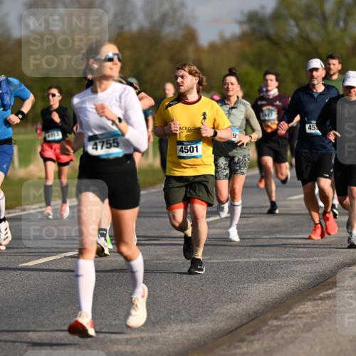 12.04.2026 - 45. Internationalen Wilhelmsburger Insellauf Dr. Thomas Lammeyer http://msf.ph/oto/9433349 12.04.2026 09:17:55 Laufen 3785, 4481, 4755, 4501, 9, 45, 1022 meine-sportfotos.de