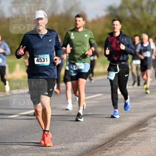 12.04.2026 - 45. Internationalen Wilhelmsburger Insellauf Dr. Thomas Lammeyer http://msf.ph/oto/9433368 12.04.2026 09:17:59 Laufen 4531, 2100, 122 meine-sportfotos.de