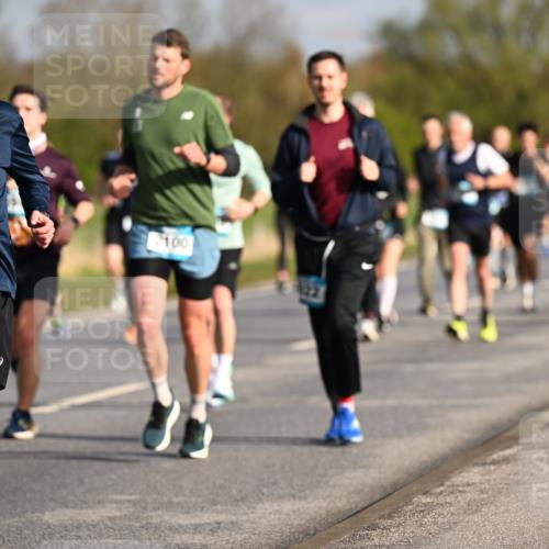 12.04.2026 - 45. Internationalen Wilhelmsburger Insellauf Dr. Thomas Lammeyer http://msf.ph/oto/9433372 12.04.2026 09:18:00 Laufen 4531, 2100, 122 meine-sportfotos.de