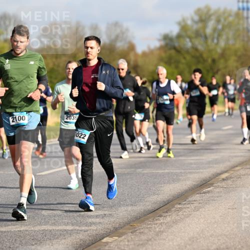 12.04.2026 - 45. Internationalen Wilhelmsburger Insellauf Dr. Thomas Lammeyer http://msf.ph/oto/9433376 12.04.2026 09:18:01 Laufen 3987, 2100, 2039, 3022 meine-sportfotos.de