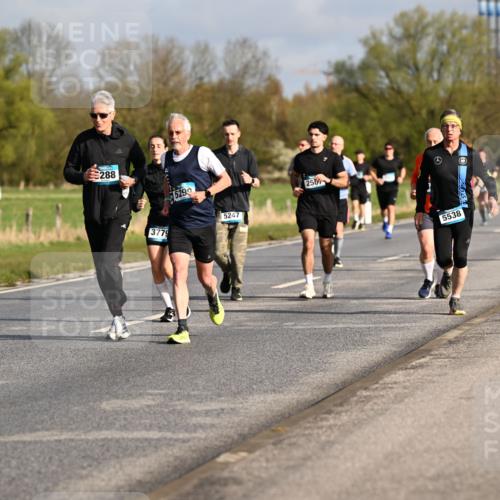 12.04.2026 - 45. Internationalen Wilhelmsburger Insellauf Dr. Thomas Lammeyer http://msf.ph/oto/9433383 12.04.2026 09:18:03 Laufen 2, 2039, 288, 5290, 3779, 5247, 250, 5538 meine-sportfotos.de
