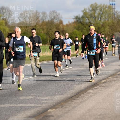 12.04.2026 - 45. Internationalen Wilhelmsburger Insellauf Dr. Thomas Lammeyer http://msf.ph/oto/9433386 12.04.2026 09:18:04 Laufen 528, 3, 5299, 5247, 2507, 1435, 5538, 2812 meine-sportfotos.de