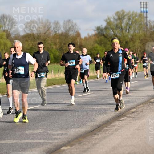 12.04.2026 - 45. Internationalen Wilhelmsburger Insellauf Dr. Thomas Lammeyer http://msf.ph/oto/9433387 12.04.2026 09:18:04 Laufen 52, 5299, 5247, 2507, 4435, 5538, 4634, 2812 meine-sportfotos.de