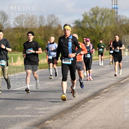 12.04.2026 - 45. Internationalen Wilhelmsburger Insellauf Dr. Thomas Lammeyer http://msf.ph/oto/9433391 12.04.2026 09:18:05 Laufen 299, 5247, 25, 1435, 5538, 4634 meine-sportfotos.de