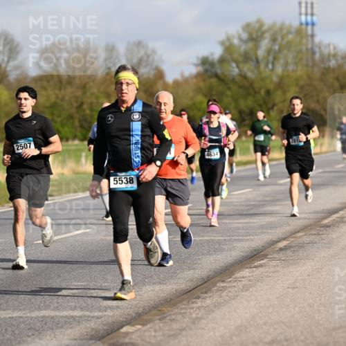 12.04.2026 - 45. Internationalen Wilhelmsburger Insellauf Dr. Thomas Lammeyer http://msf.ph/oto/9433395 12.04.2026 09:18:06 Laufen 5247, 2507, 5538, 4634 meine-sportfotos.de