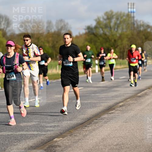 12.04.2026 - 45. Internationalen Wilhelmsburger Insellauf Dr. Thomas Lammeyer http://msf.ph/oto/9433407 12.04.2026 09:18:10 Laufen 1764, 4634, 2812 meine-sportfotos.de