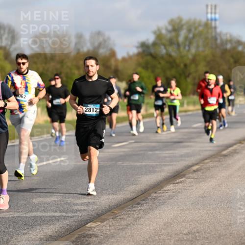12.04.2026 - 45. Internationalen Wilhelmsburger Insellauf Dr. Thomas Lammeyer http://msf.ph/oto/9433409 12.04.2026 09:18:10 Laufen 4634, 062, 2812 meine-sportfotos.de