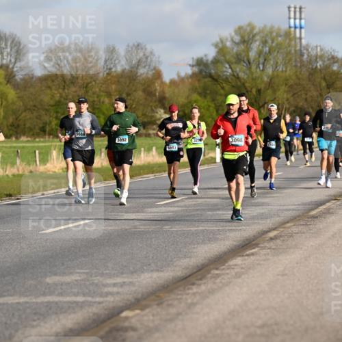 12.04.2026 - 45. Internationalen Wilhelmsburger Insellauf Dr. Thomas Lammeyer http://msf.ph/oto/9433422 12.04.2026 09:18:13 Laufen 5688, 544, 3892, 3256, 3098, 5643, 2104, 21, 2656 meine-sportfotos.de