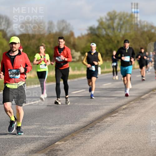 12.04.2026 - 45. Internationalen Wilhelmsburger Insellauf Dr. Thomas Lammeyer http://msf.ph/oto/9433445 12.04.2026 09:18:16 Laufen 3892, 3098 meine-sportfotos.de