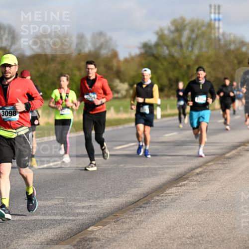 12.04.2026 - 45. Internationalen Wilhelmsburger Insellauf Dr. Thomas Lammeyer http://msf.ph/oto/9433446 12.04.2026 09:18:16 Laufen 3892, 3098 meine-sportfotos.de