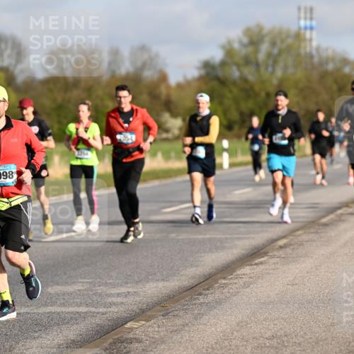 12.04.2026 - 45. Internationalen Wilhelmsburger Insellauf Dr. Thomas Lammeyer http://msf.ph/oto/9433447 12.04.2026 09:18:17 Laufen 3892, 3098 meine-sportfotos.de