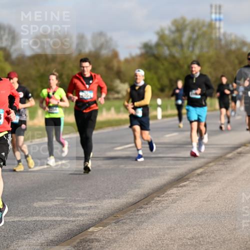 12.04.2026 - 45. Internationalen Wilhelmsburger Insellauf Dr. Thomas Lammeyer http://msf.ph/oto/9433448 12.04.2026 09:18:17 Laufen 3892, 3098 meine-sportfotos.de